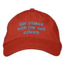 Ginebra empapada con amor propio bajo gorra bordada