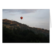 Globo del aire caliente para celebrar vida tarjeton