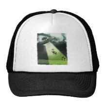 Gorra cómico de la abducción de la vaca del UFO