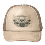 Gorra con alas del cráneo