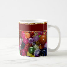 Gotas rosadas bonitas de la joyería taza de café