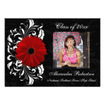 Graduación roja/negra de la margarita del Gerbera  Invitación Personalizada