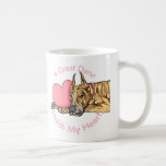 Great dane lleva a cabo el corazón Brindle Tazas De Café