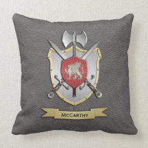 Gris del escudo de la batalla del grifo almohadas