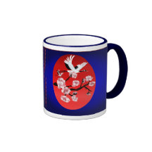 Grúa del vuelo y tazas de Sun (fondo azul de media