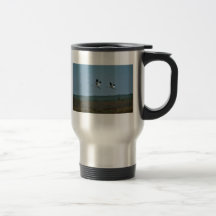 Grúas que chillan tazas de café