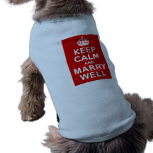 Guarde la calma y cásese bien ropa de perros