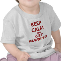 Guarde la calma y consiga casado camisetas