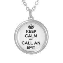 Guarde la calma y llame un EMT Colgante Personalizado