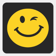 Guiño de la cara sonriente calcomania cuadradas personalizadas