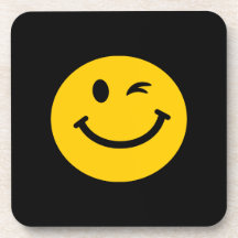 Guiño de la cara sonriente posavasos de bebidas
