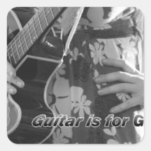 Guitarra femenina de la mano en la cadera Text.jpg Calcomania Cuadradas