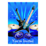 Guitarras eléctricas, tambores y altavoces azules invitaciones
