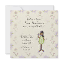 Hada de la historieta e invitación púrpura del par invitaciones
