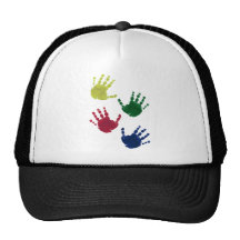 handprints coloridos gorras