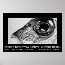 Hay algo a pescado sobre este lugar poster
