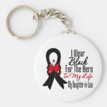 Héroe de la cinta del cáncer de piel mi nuera llavero