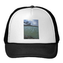 Hielo del verano en el lago summit en la isla de B Gorros Bordados
