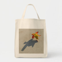Hoja del otoño con la sombra bolsas lienzo