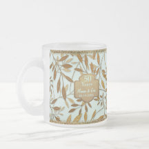 Hojas del aniversario de boda del oro 50.o taza de café