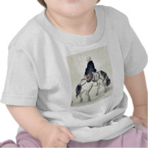 Hojas ilustradas modernas con el sobre ilustrado camiseta