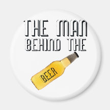 Hombre detrás de la cerveza imanes de nevera