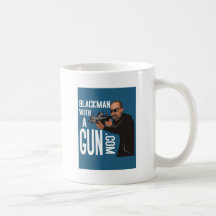 Hombre negro con un arma LogoWear Tazas