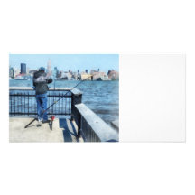 Hombre que pesca del embarcadero de Hoboken Tarjeta Fotográfica Personalizada