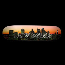 Horizonte de Manhattan en el crepúsculo, imagen de patineta