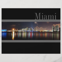 Horizonte de Miami en la noche - aviador Tarjetas Publicitarias