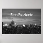 Horizonte de New York City en la oscuridad Posters