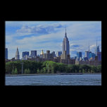 Horizonte de NYC del East River 002 posters