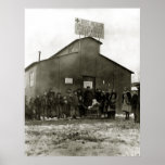 Huérfanos de WWI en el centro de la Cruz Roja Posters