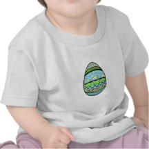 Huevo de Pascua con los conejitos y los polluelos  Camisetas