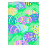 Huevos de Pascua en colores pastel en hierba Tarjetas