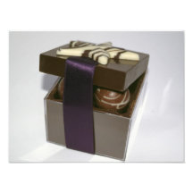 Huevos de Pascua en una caja del chocolate Fotografia