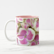 Hydrangeas poner crema de la frambuesa taza de café