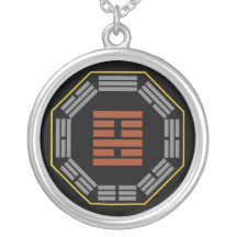 I Hexagram 22 pi de Ching "que adora " Grimpola