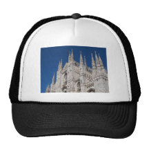 Iglesia gótica de la catedral de Milano de los di  Gorra