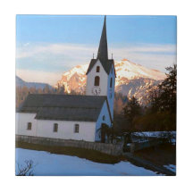 Iglesia suiza en las montañas azulejo cerámica