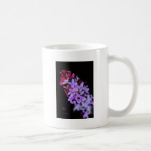 IMAGEN DIBUJADA MANO DE LA LILA TAZA DE CAFÉ
