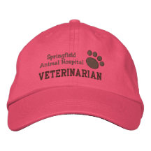 Impresión veterinaria de la pata de la clínica gorra de beisbol