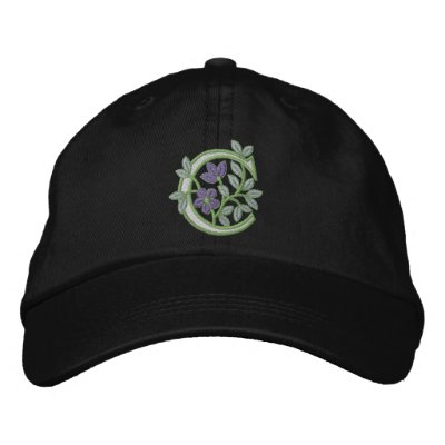 Inicial C del monograma de la flor Gorro Bordado