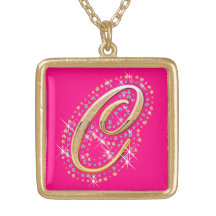 Inicial de oro C - collar rosado