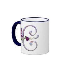 Inicial preciosa C de la mariposa Taza