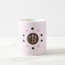 Inicial rosada "B " de la taza de la burbuja