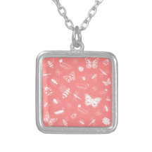 Insectos y mariposas blancos (parte posterior del  joyería