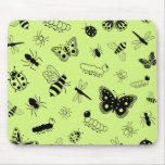 Insectos y mariposas lindos (parte posterior del v alfombrilla de ratones