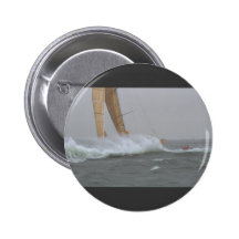 Intrum Justitia", Whitebread alrededor de la raza  Pin