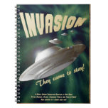 Invasión del UFO - cartel de película del vintage Libros De Apuntes Con Espiral